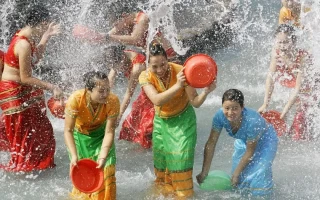 景洪市呼吁：文明参与泼水节，尊重保护女性！